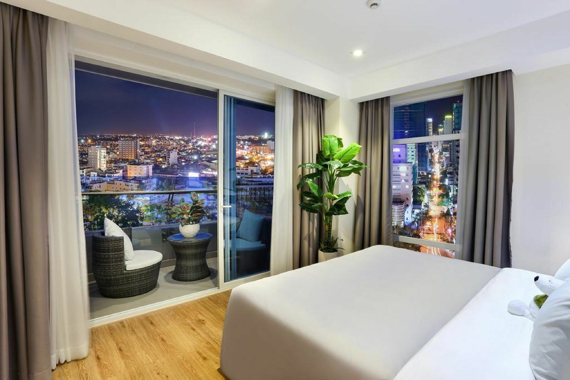 Atlantica Balcony Ocean View Serviced Apartment Nha Trang Extérieur photo